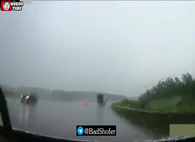 Video :A major collision is caused by the slick road
